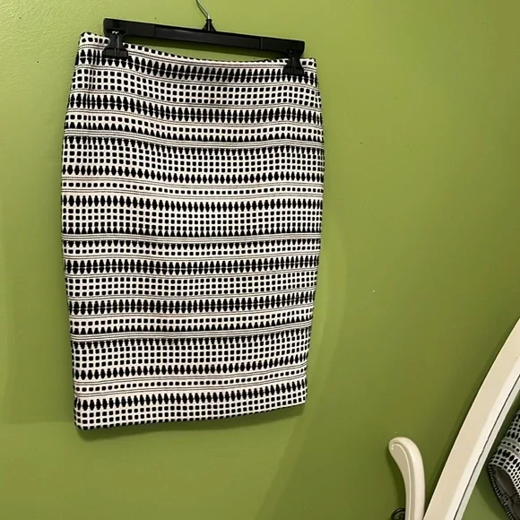 EUC Ann Taylor LOFT Jacquard Cotton Blend Pencil Skirt - Picture 7 of 8